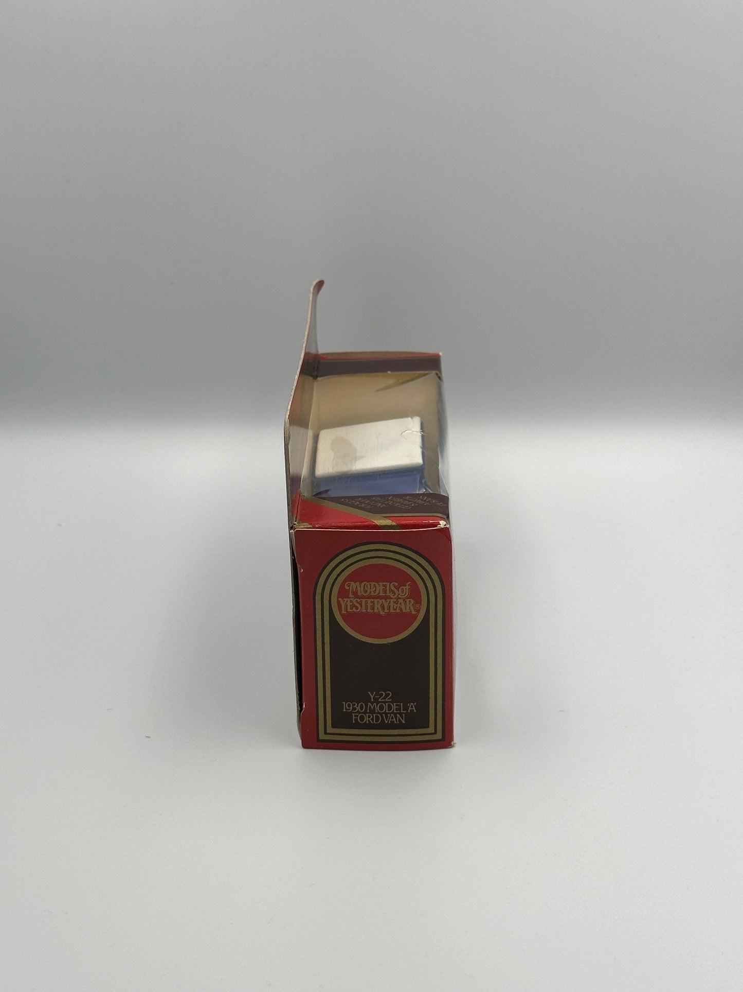 Matchbox Models of Yesteryear 1930 Model 'A' Ford Van Lyon's Tea