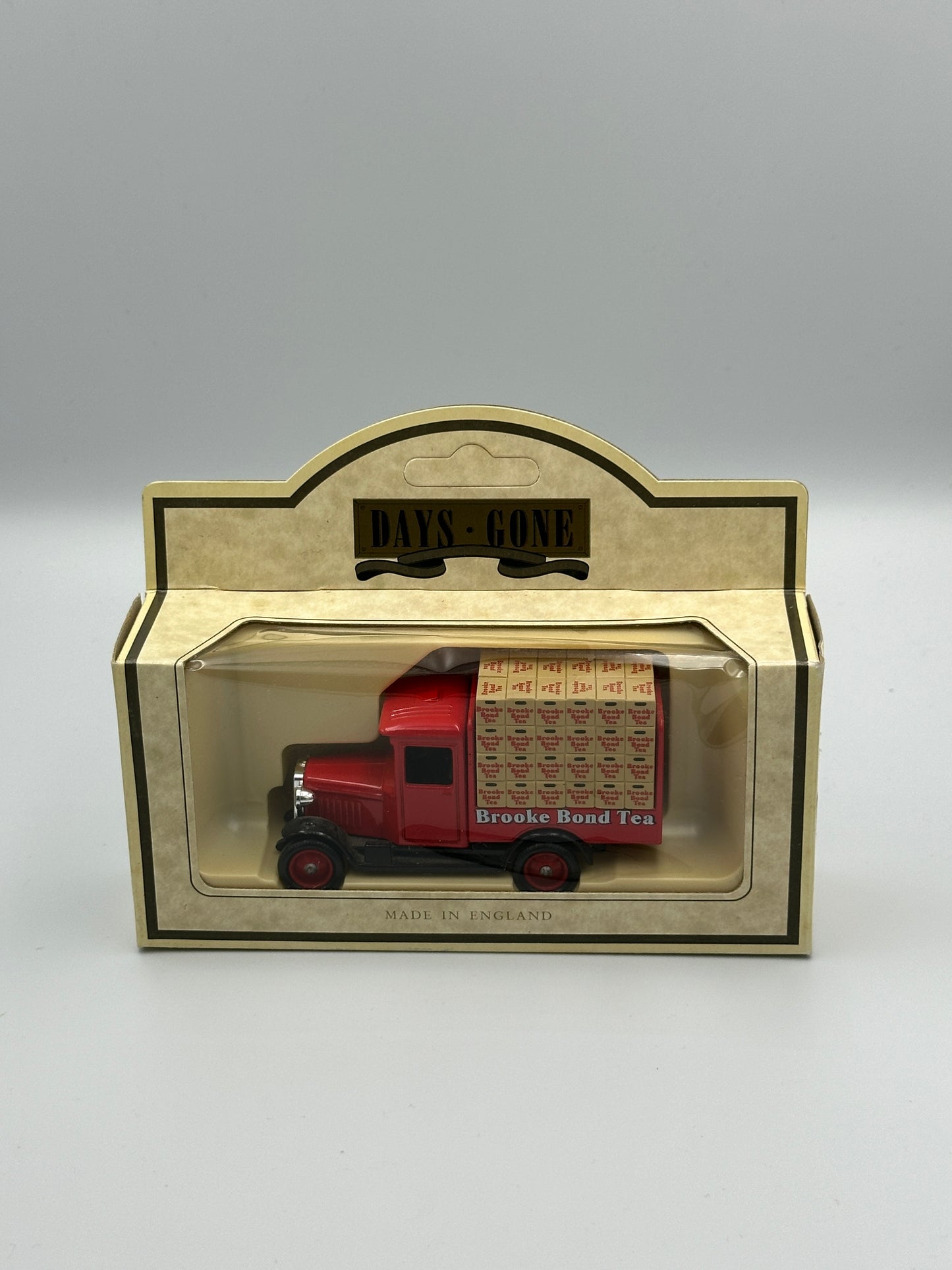 Lledo Days Gone 1934 Chevrolet Delivery Van "Brooke Bond Tea"