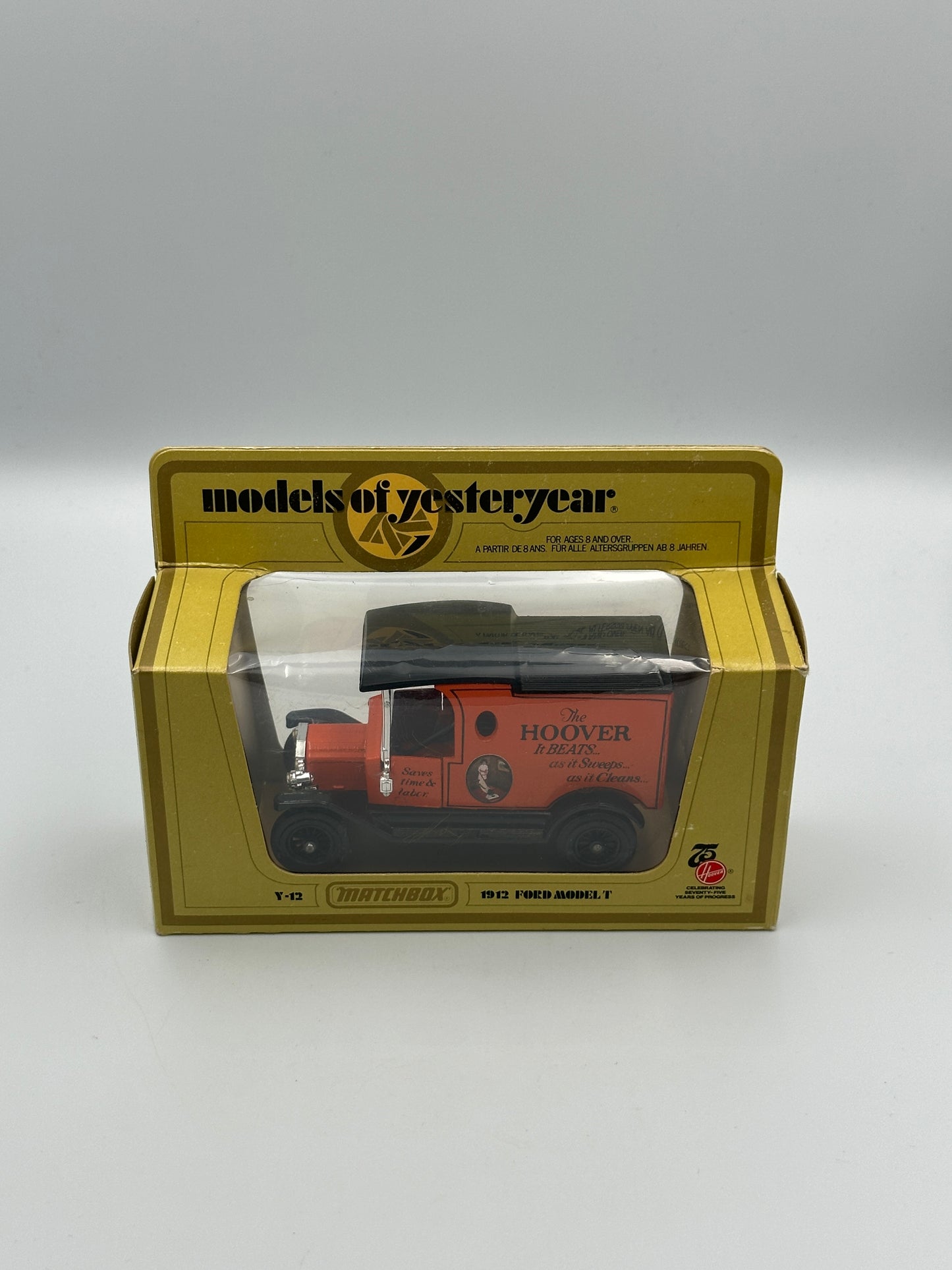 Matchbox Models of Yesteryear 1912 Ford Model 'T' Van "The Hoover"