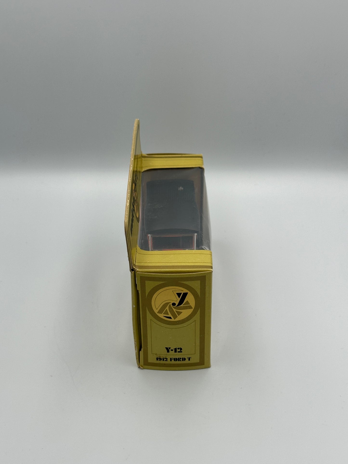 Matchbox Models of Yesteryear 1912 Ford Model 'T' Van "The Hoover"