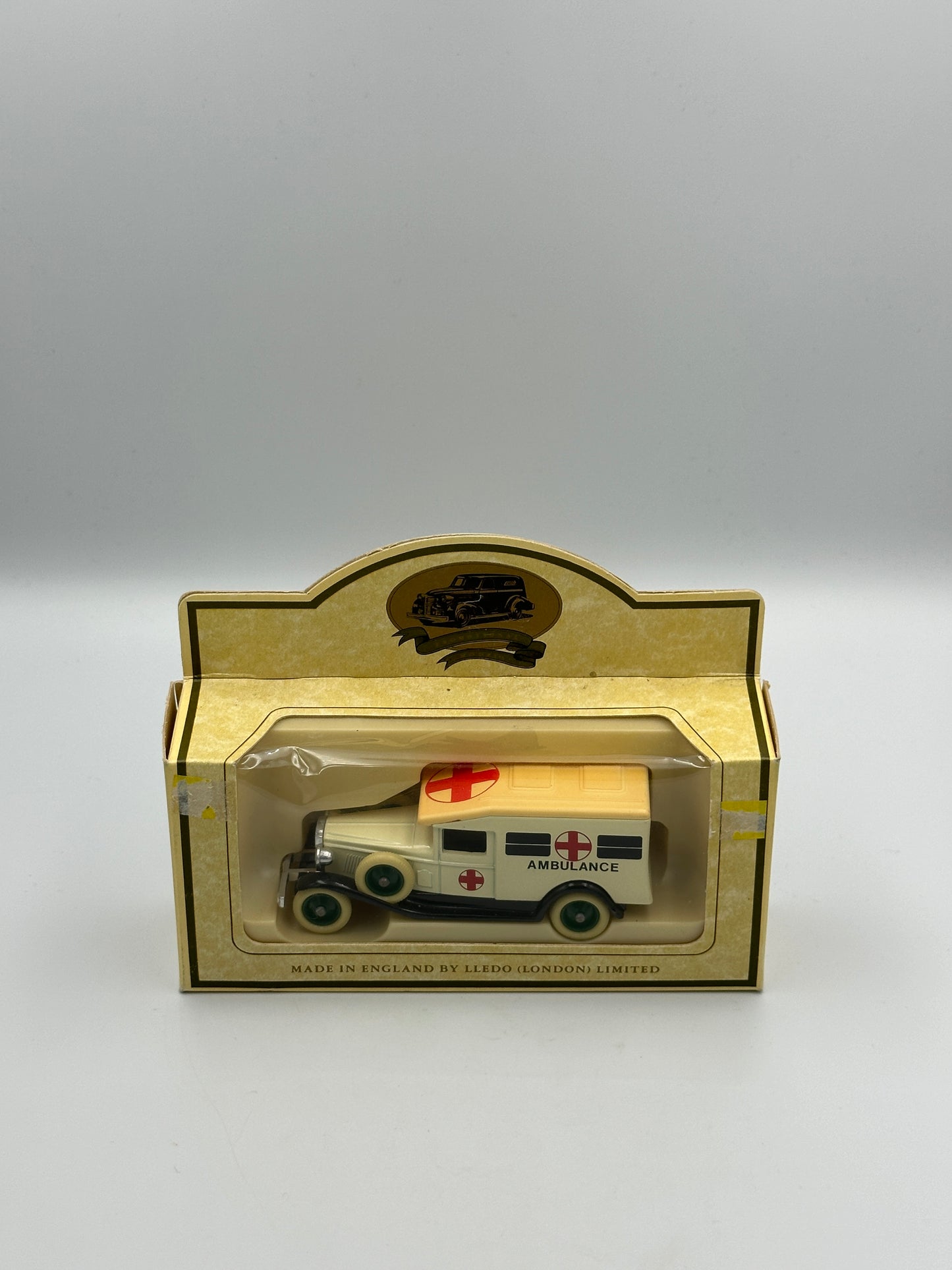Lledo Days Gone 1983 CB24 Ambulance
