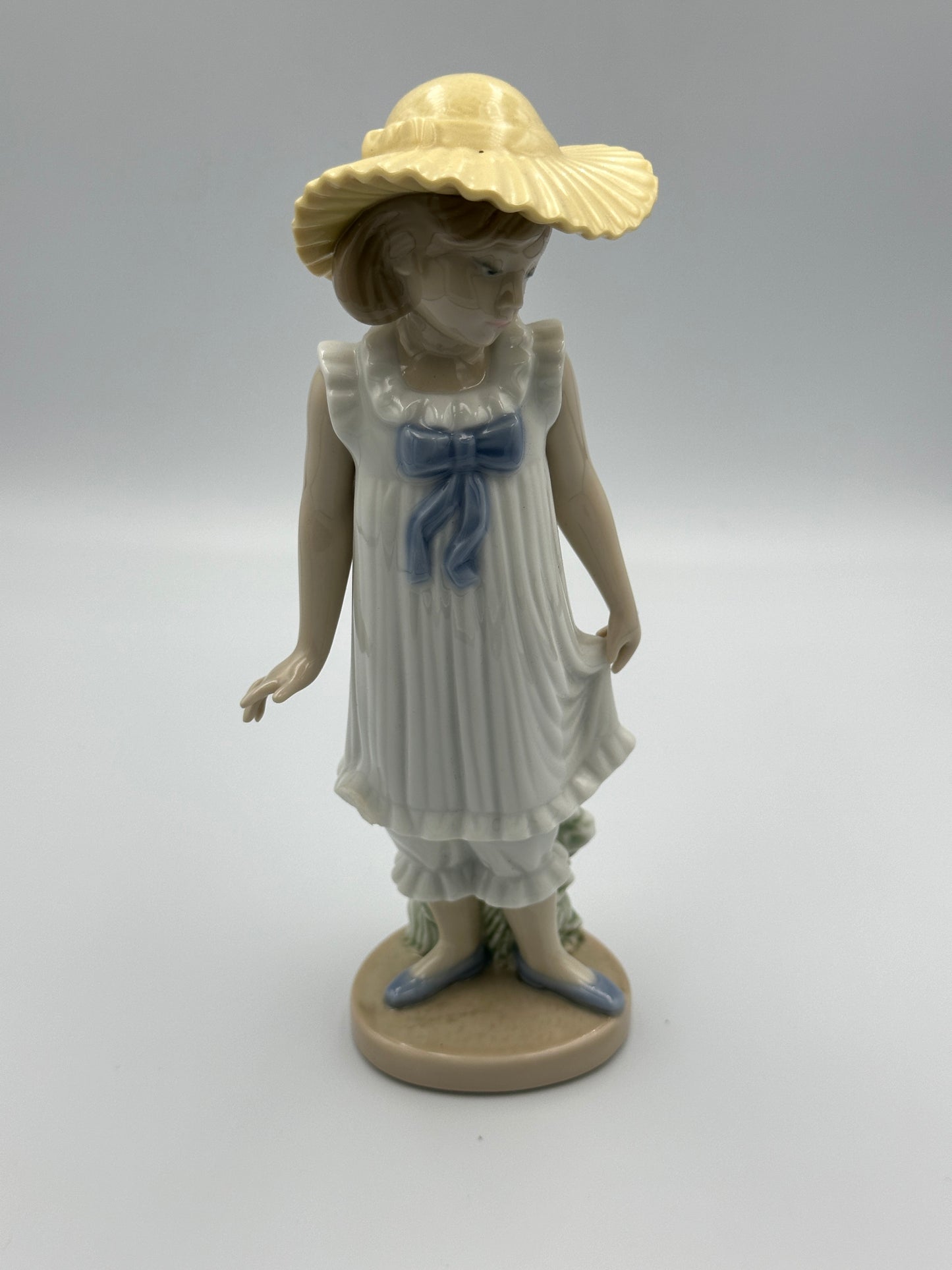 NAO by Lladro "Little Girl with Sun Hat" #1702