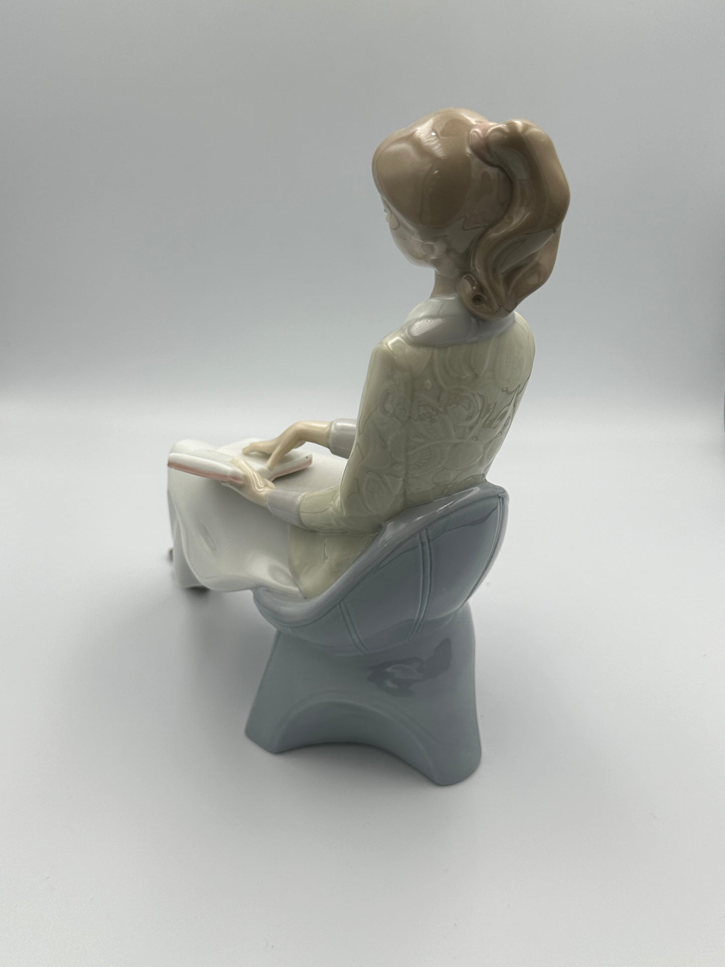 NAO by Lladro "A Lesson in Learning" #1625