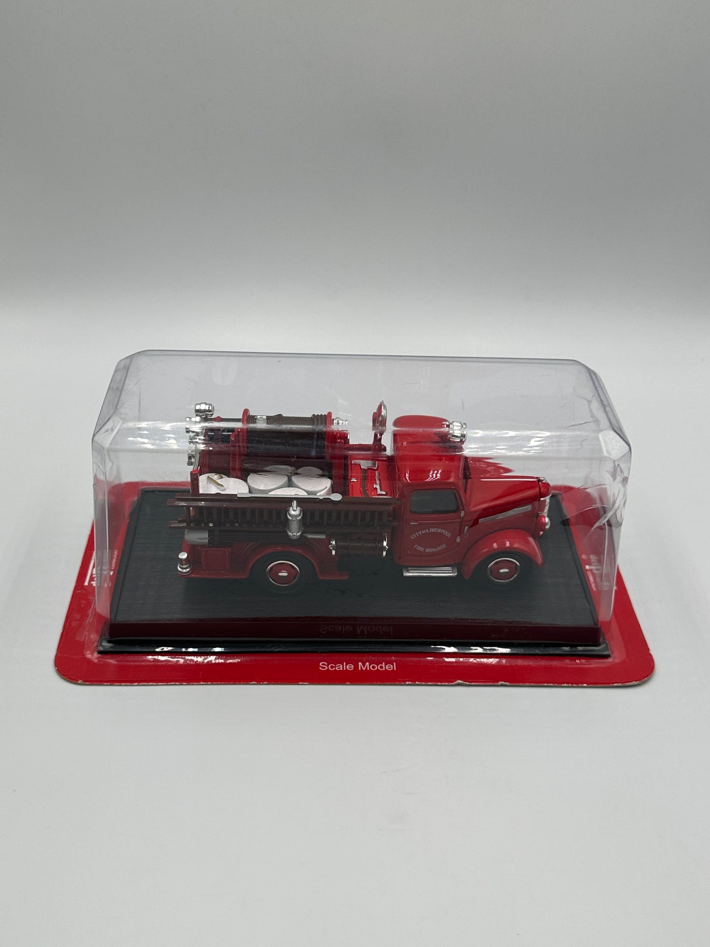 Del Prado Fire Engines of The World Issue 1. 1939 Bedford Fire Engine UK 1:43