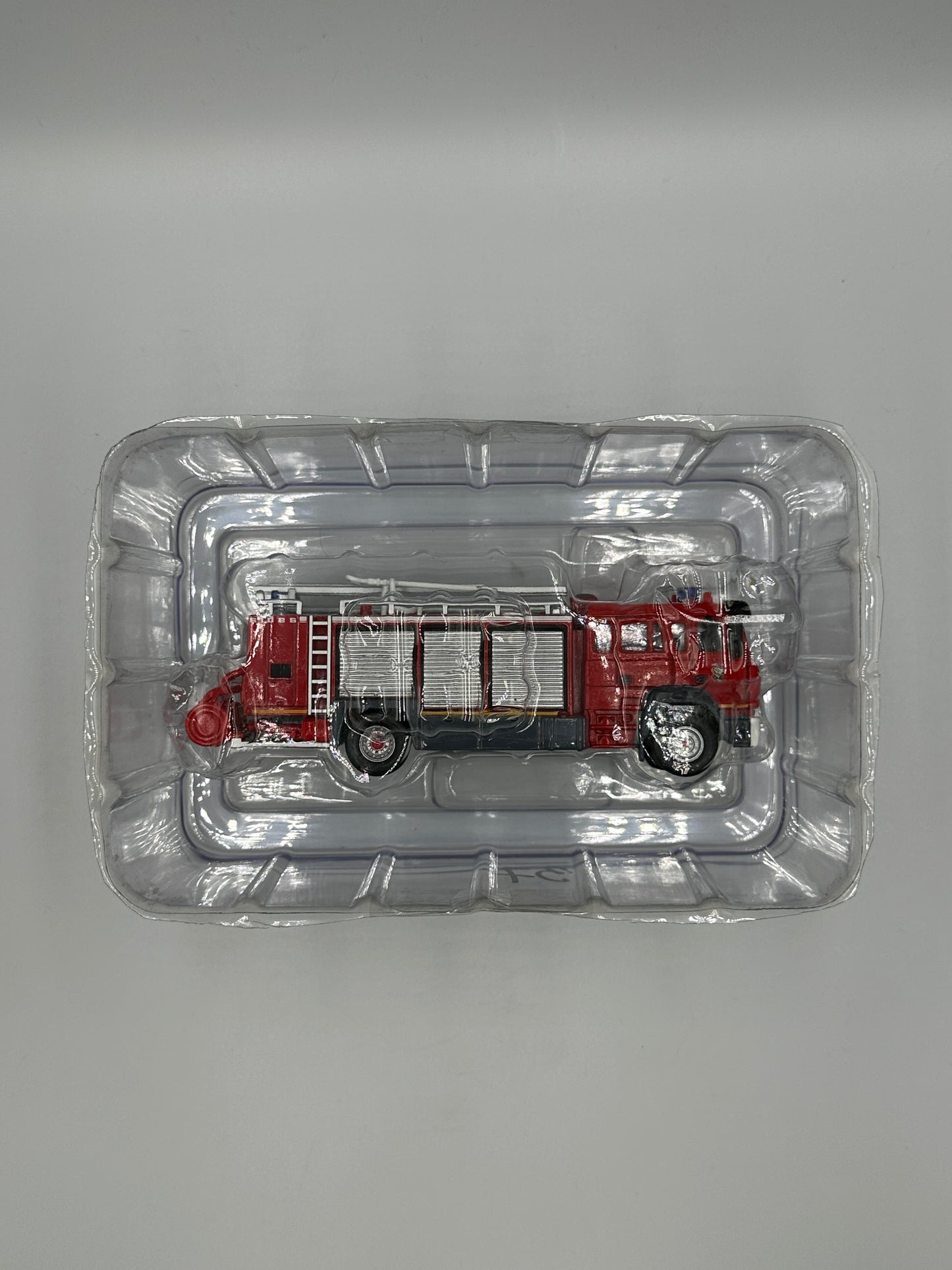 Del Prado Fire Engines of The World Issue 37. 1998 FMOGP Iveco 190-32 Sides Annie FRANCE 1:72