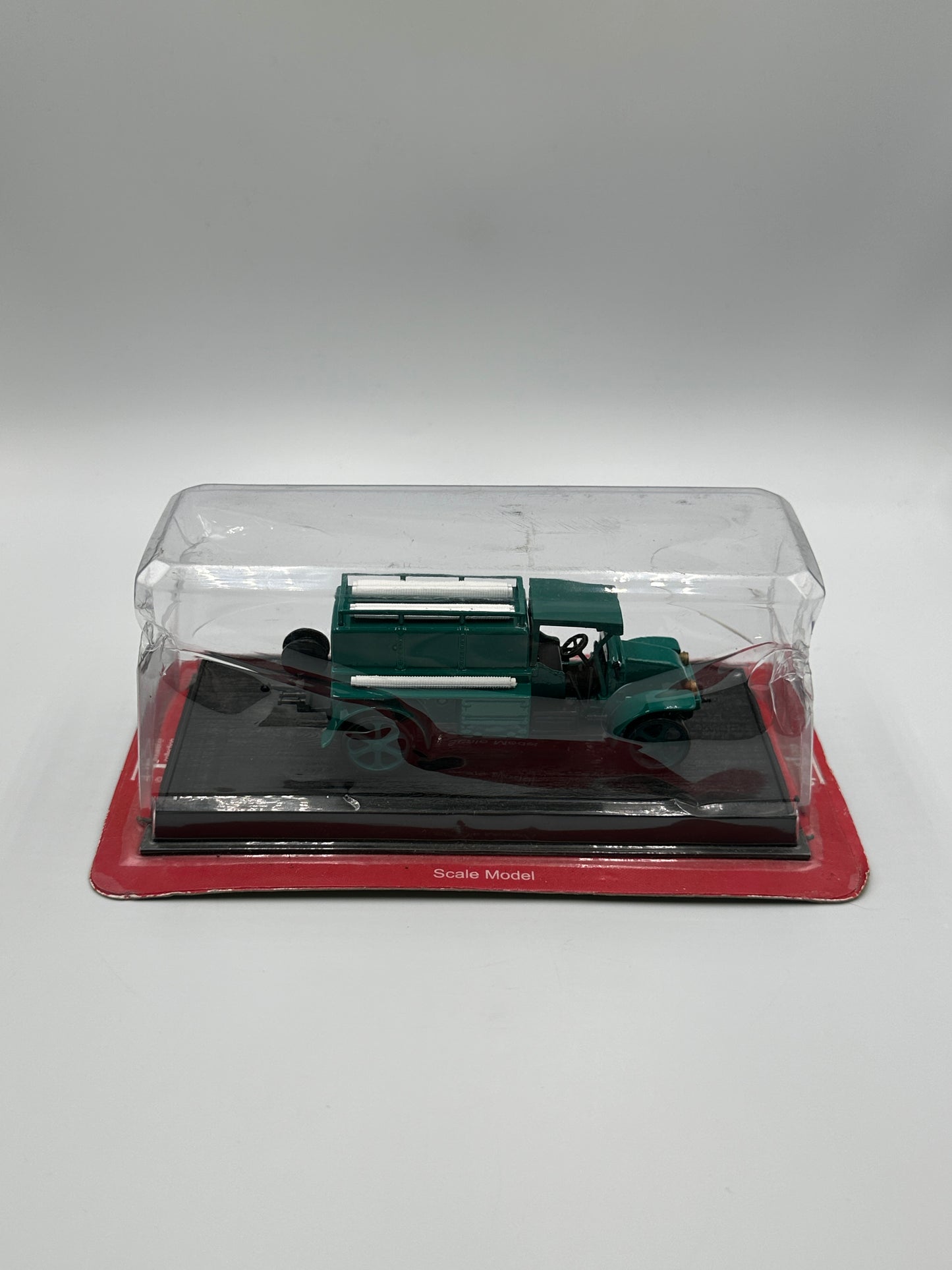 Del Prado Fire Engines of The World Issue. 126 1920 Arroseuse Pompe a incendie Renault