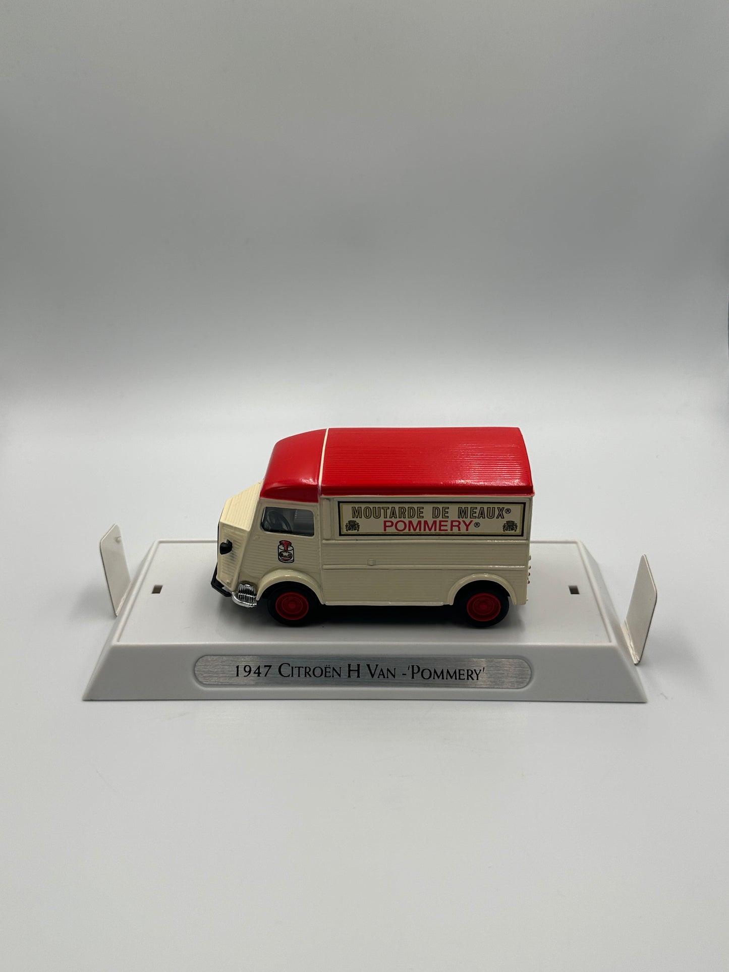 Matchbox “A Taste of France” – 1947 Citroën Van “Pommery”
