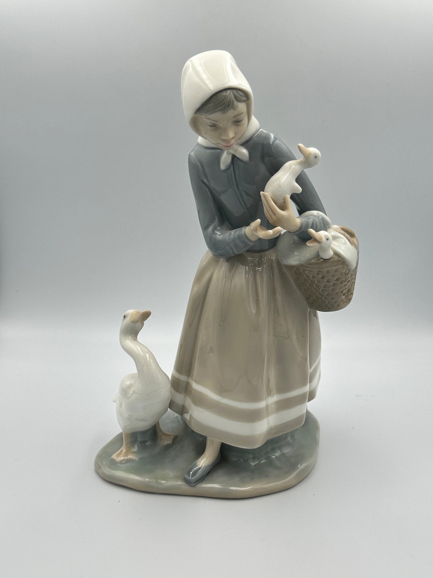 NAO by Lladro "Girl with Ducks" #4568
