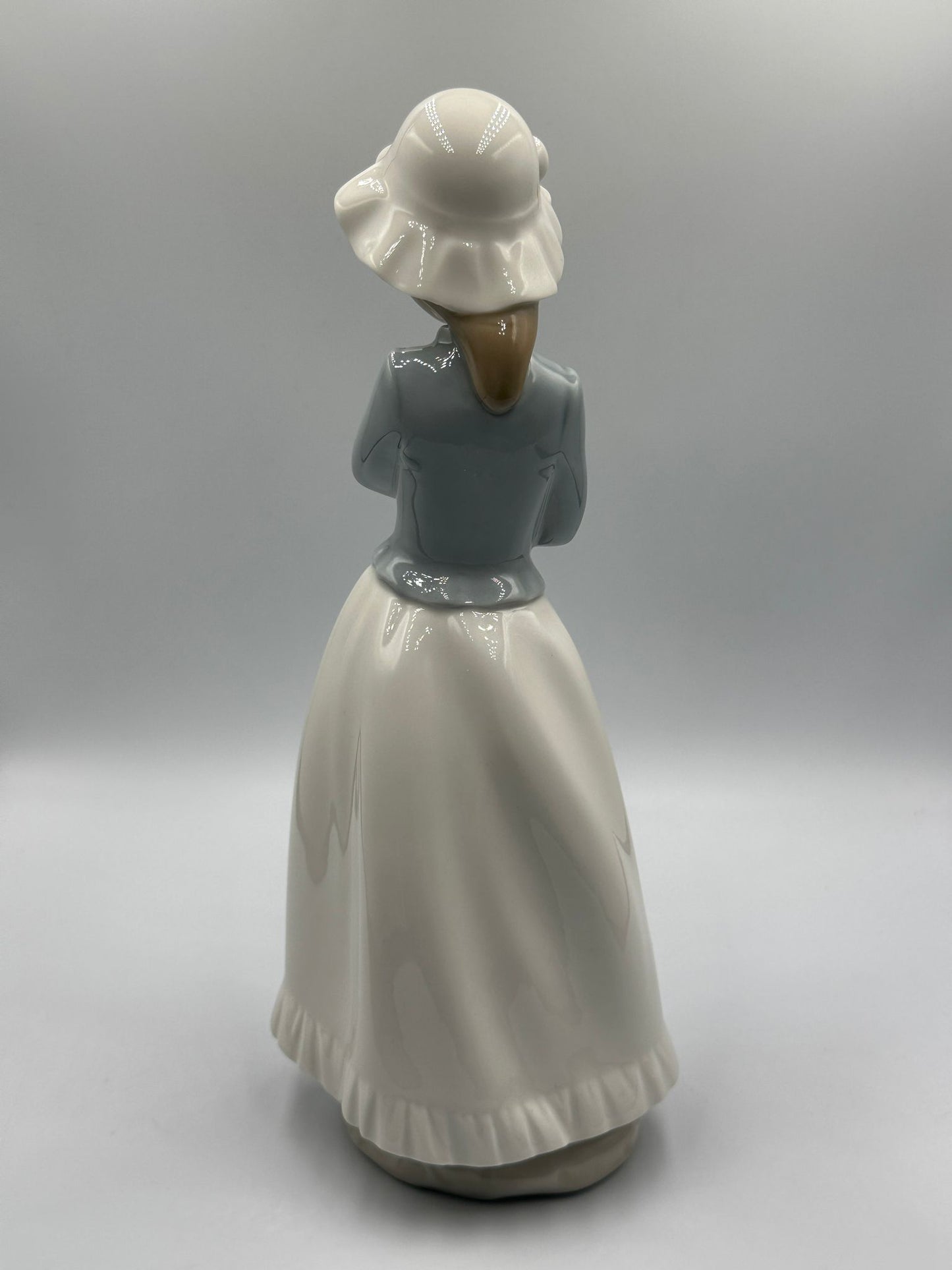 LLADRO NAO Girl Holding Puppy Dog in Blue Blanket #241