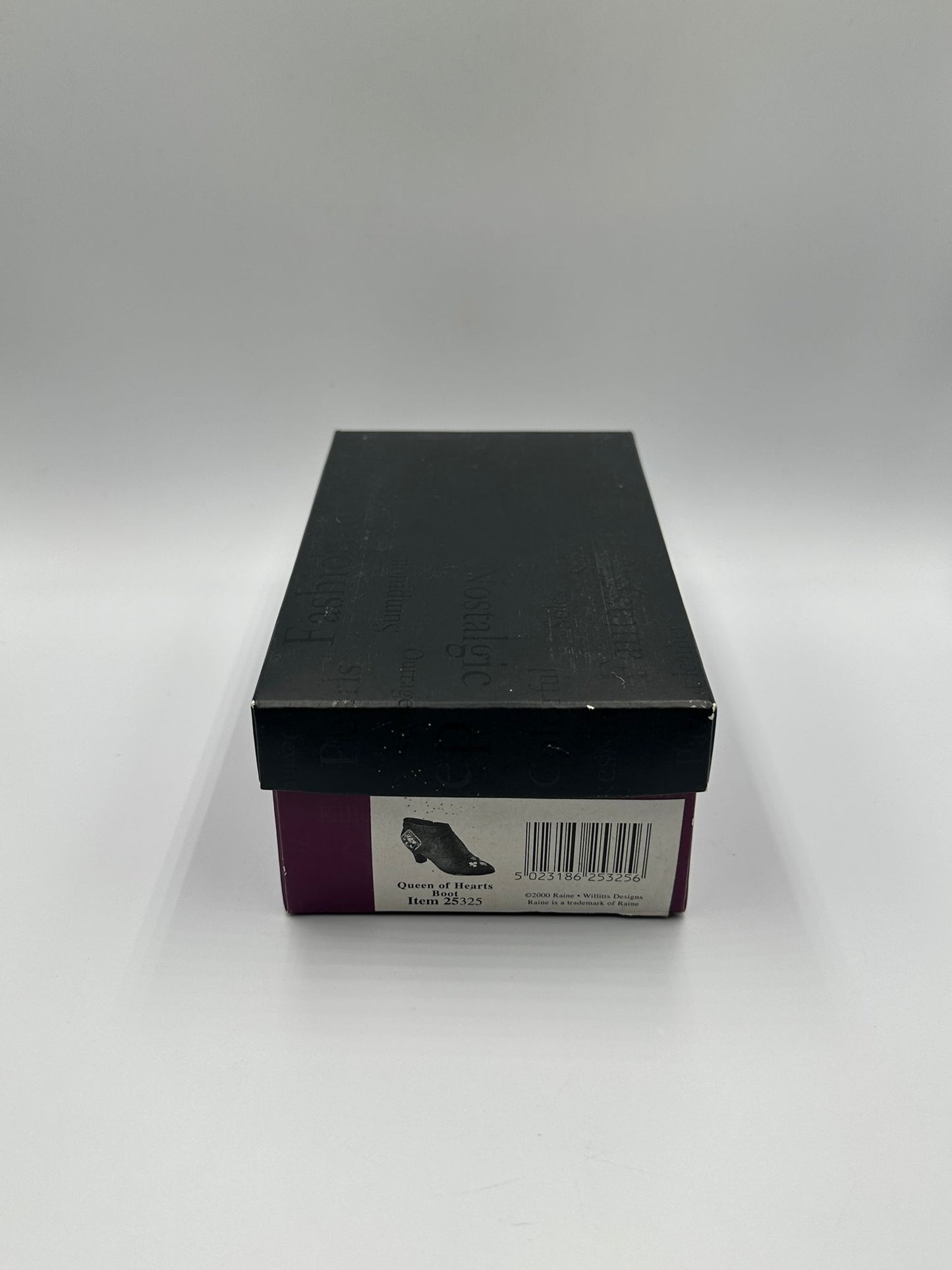 Just the Right Shoe "Queen of Hearts Boot" – Item 25325