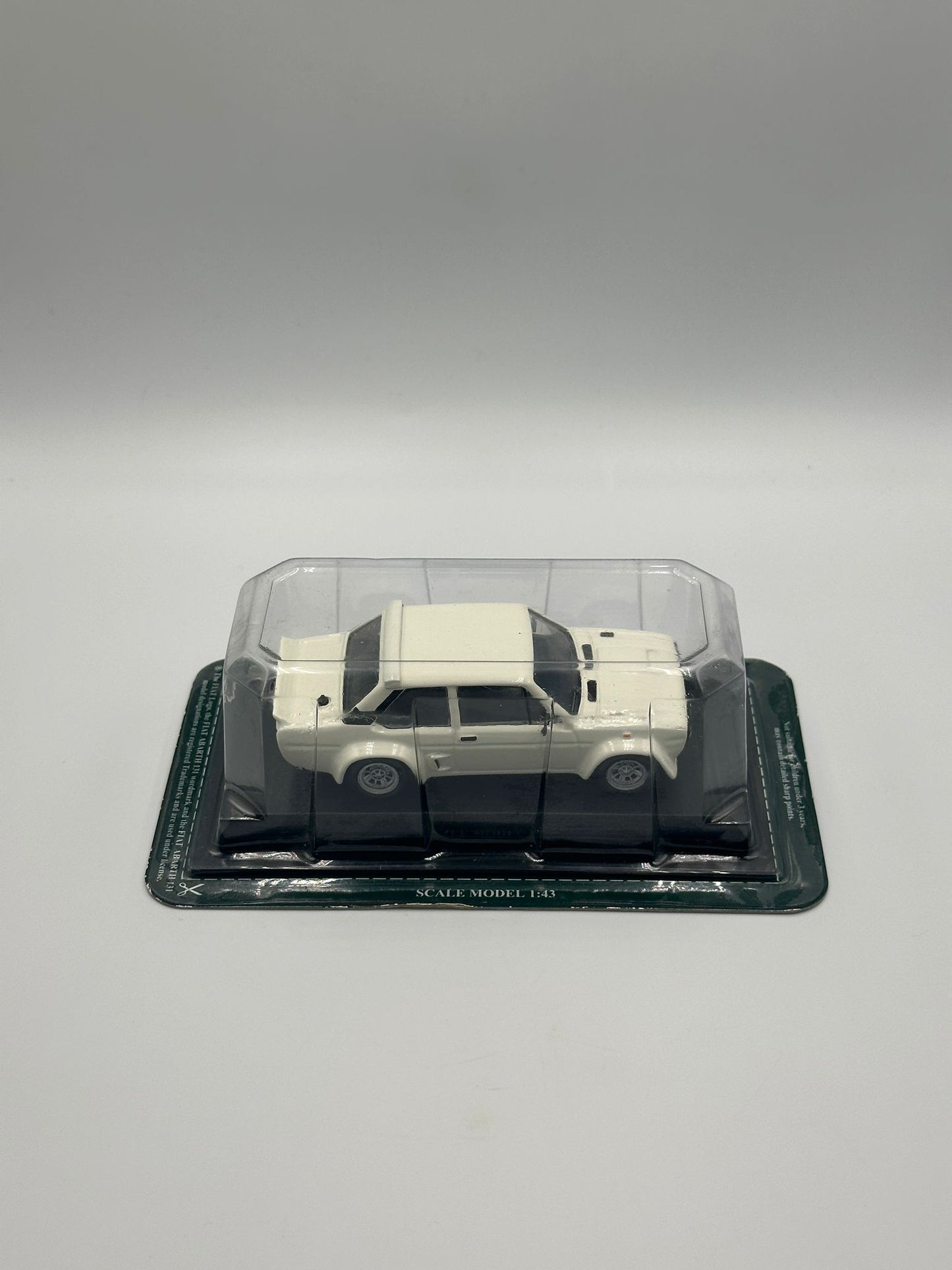 Del Prado The Ultimate Car Collection Issue 60 1976 Fiat 131 M