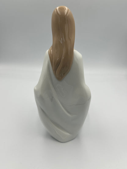 NAO by Lladro "Mother Brushing Daughter’s Hair" (“Motherhood”) #1572