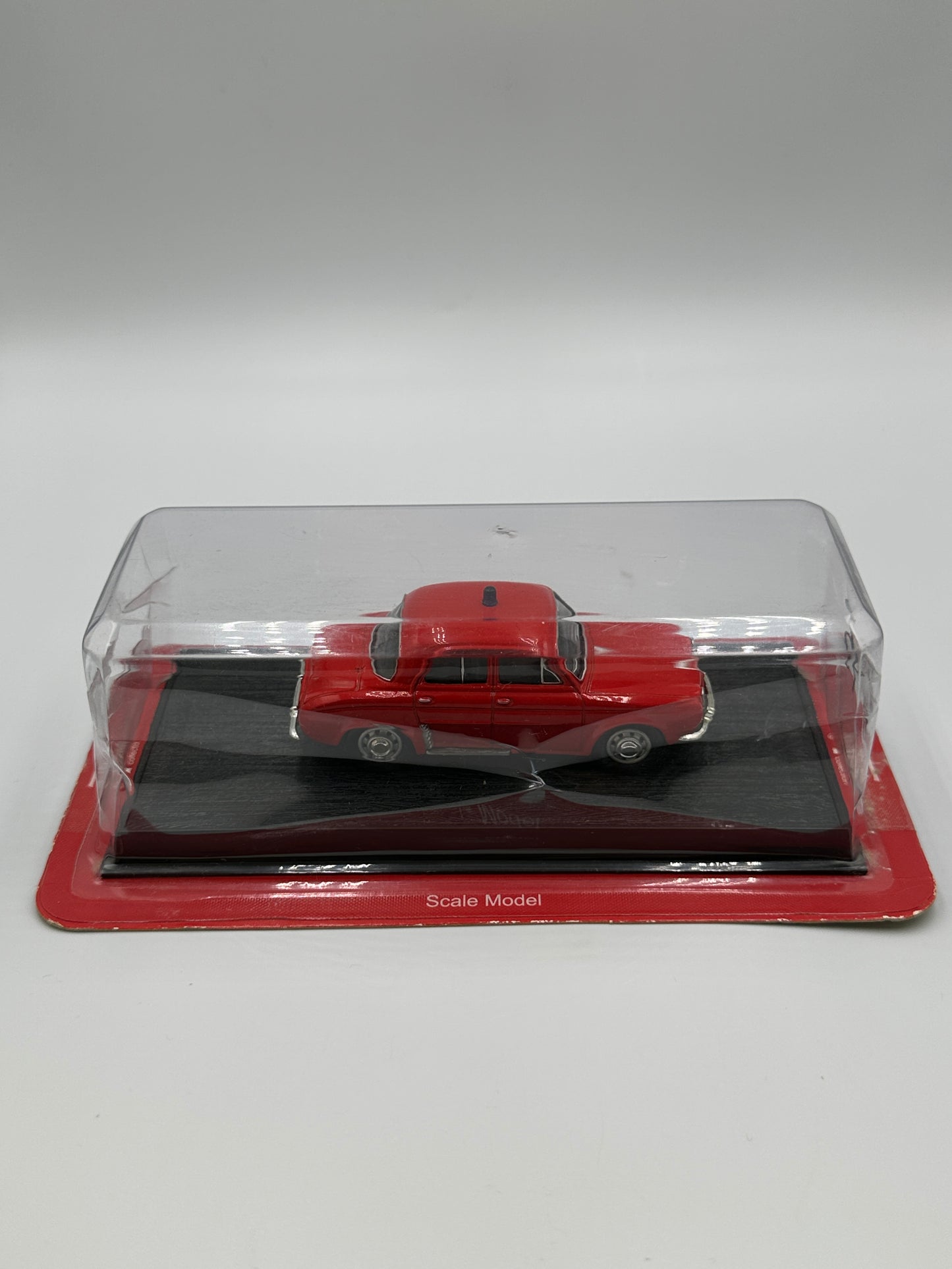 Del Prado Fire Engines of The World Issue 45. 1960 Renault Dauphine FRANCE 1:43