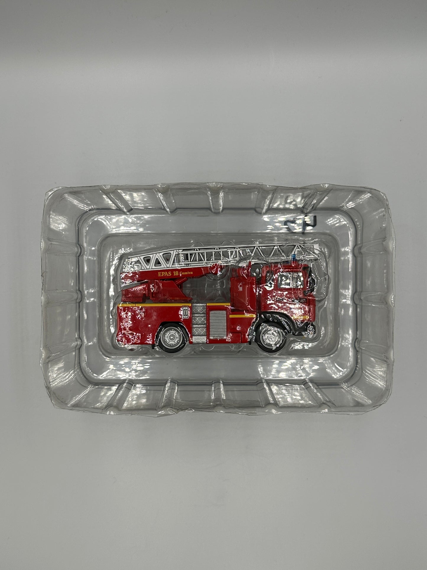 Del Prado Fire Engines of The World Issue 43. 2001 Renault Camiva 18m Fire Escape Ladder FRANCE 1:57