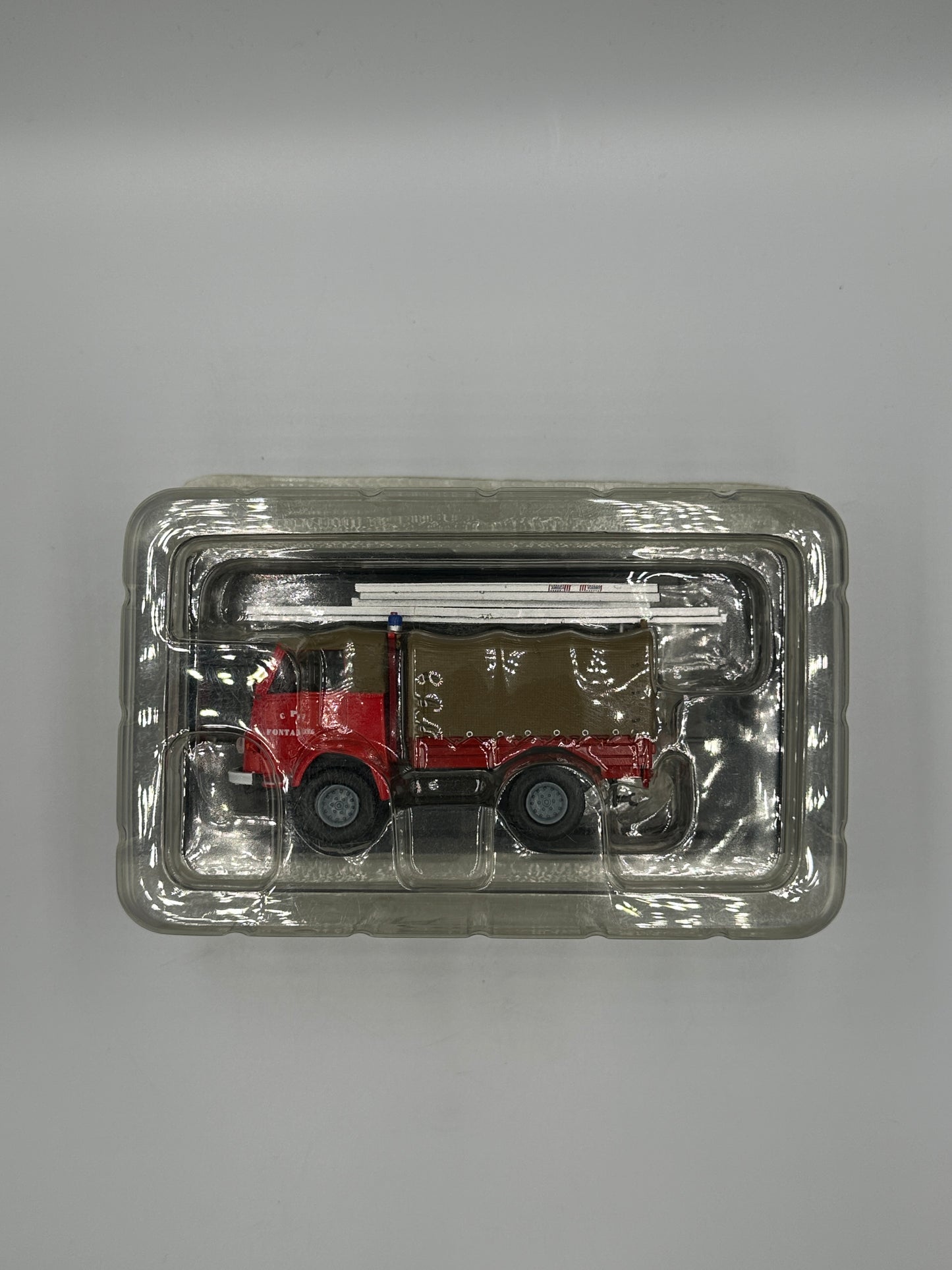 Del Prado Fire Engines of The World Issue 76. 1954 Renault Camion Tout Usage 4x4  1:50 France