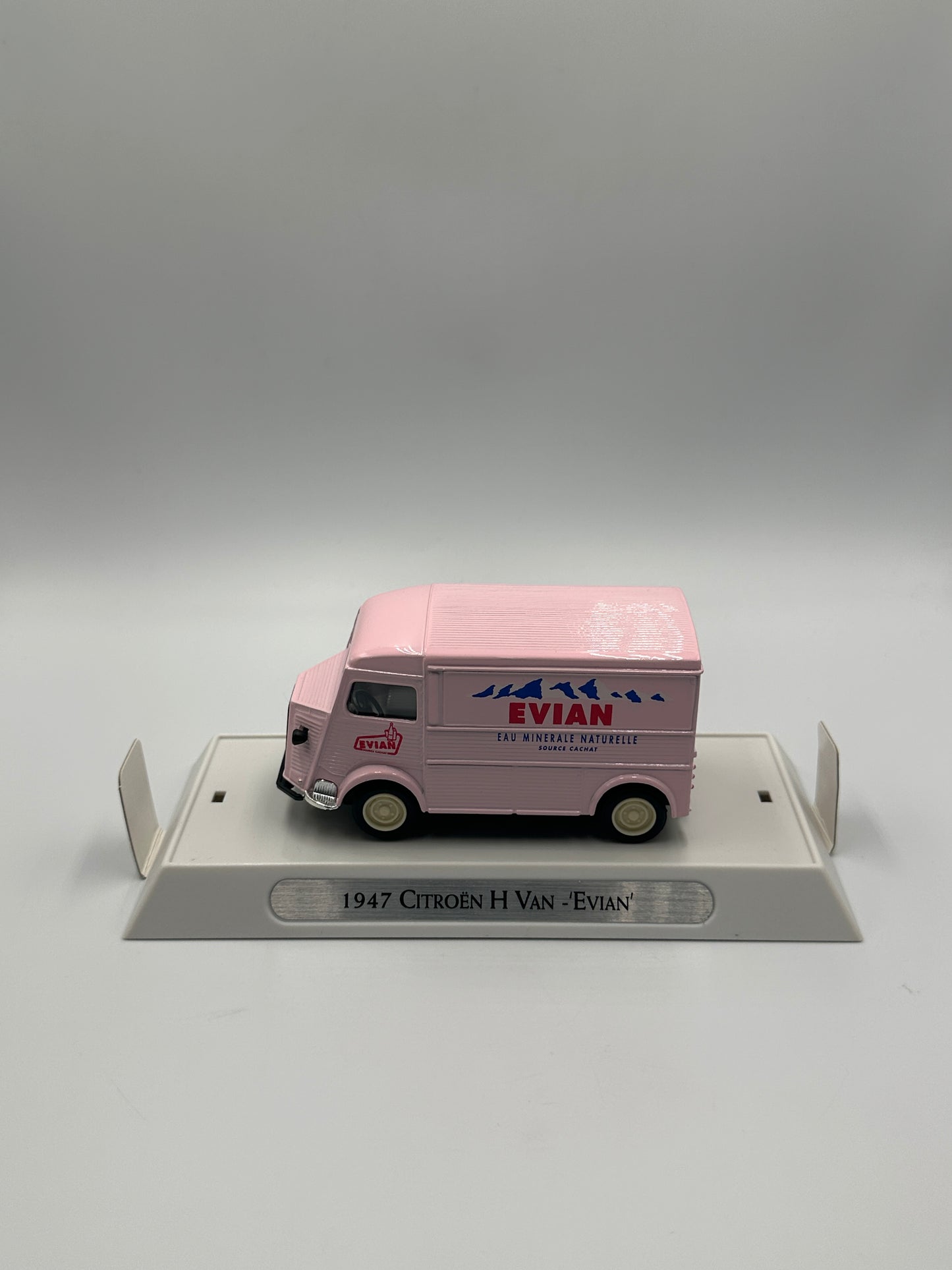 Matchbox “A Taste of France” YTF-1 – 1947 Citroën Van “Evian”