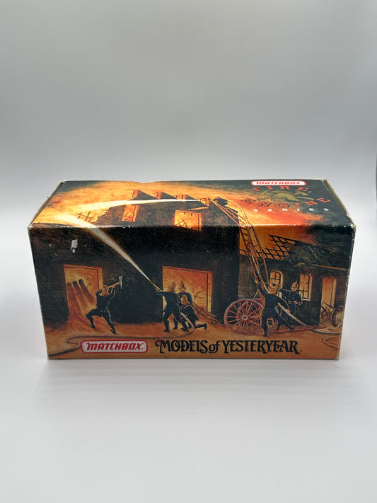 Matchbox YFE04 – 1939 Bedford Water Tanker Fire Truck