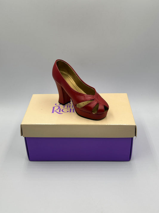 Just the Right Shoe "Ravishing Red" – Item 25001
