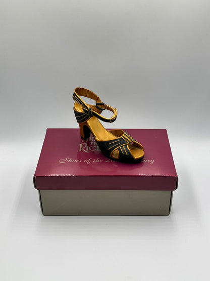 Just the Right Shoe "Rising Star" – Item 25043