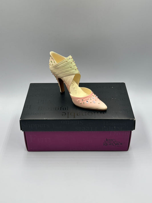 Just the Right Shoe "Spring Raine" – Item 25073