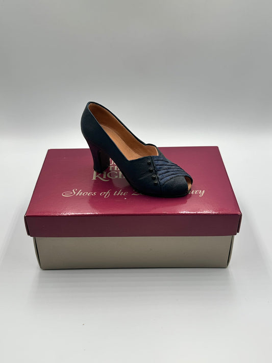 Just the Right Shoe "Lady Like" – Item 25044