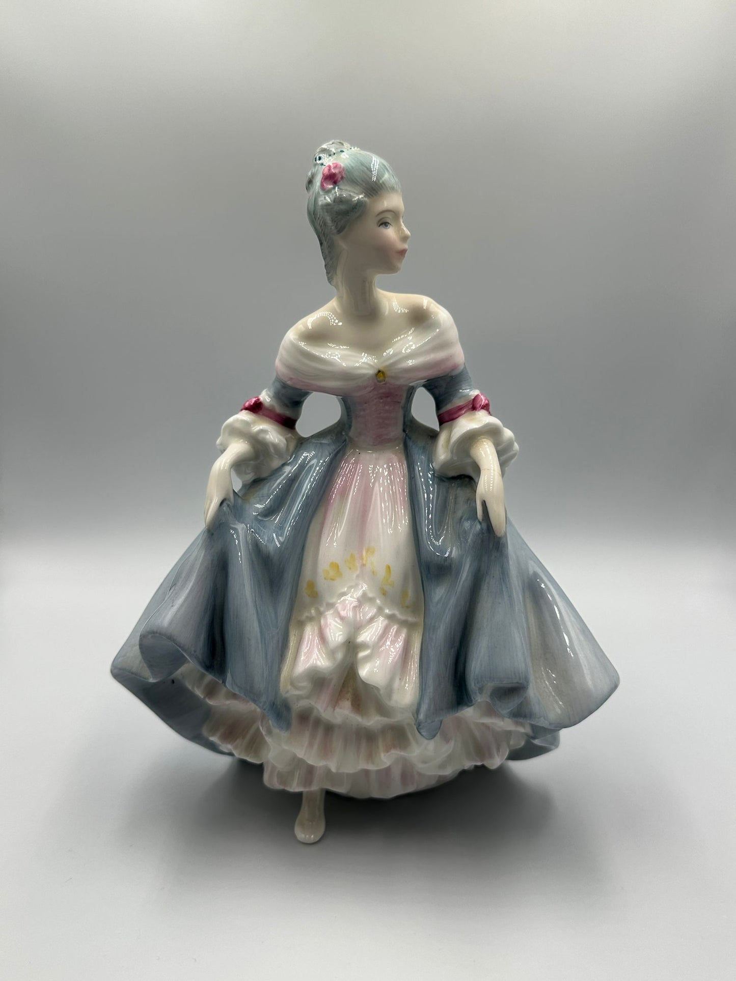 Royal Doulton "Southern Belle" Figure (HN2425)