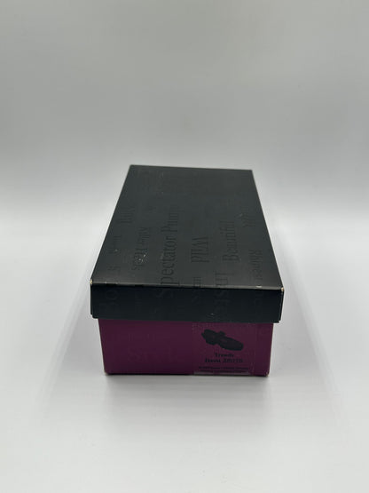 Just the Right Shoe "Treads" – Item 25078