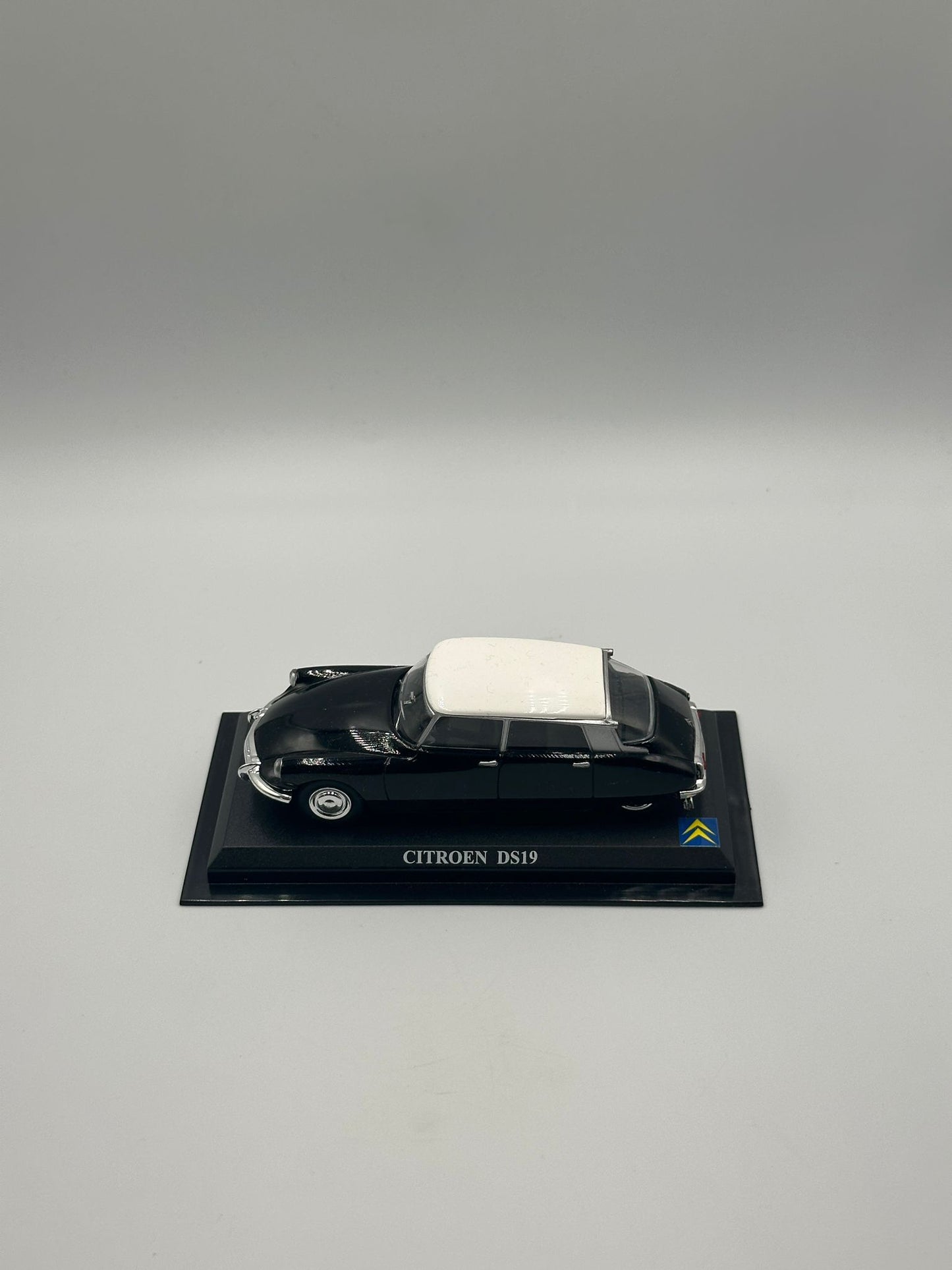 Del Prado The Ultimate Car Collection Issue 13 1956 Citroen DS 19
