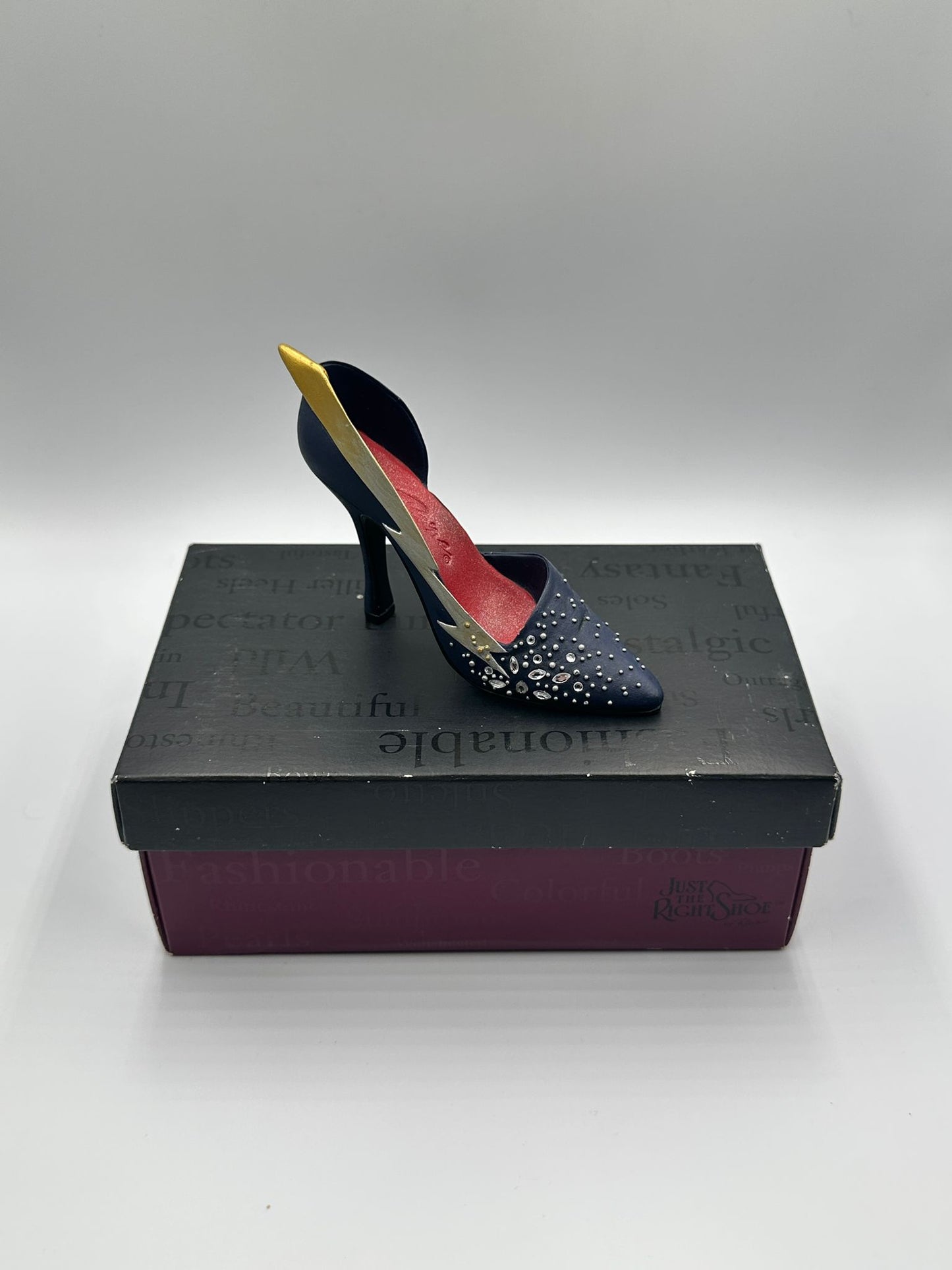 Just the Right Shoe "Zap!" – Item 25072